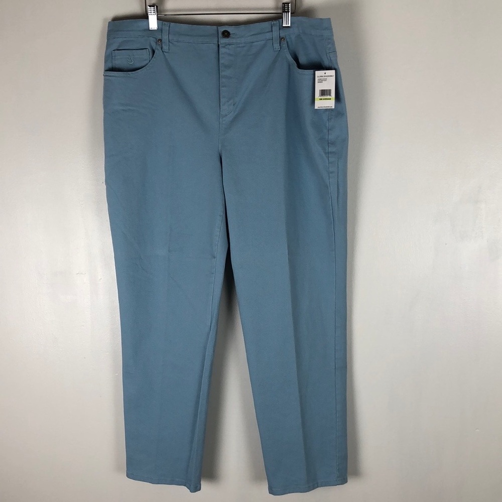 Gloria Vanderbilt Amanda Tapered Leg Jeans Light Blue Stretch Slimming Sz 18W